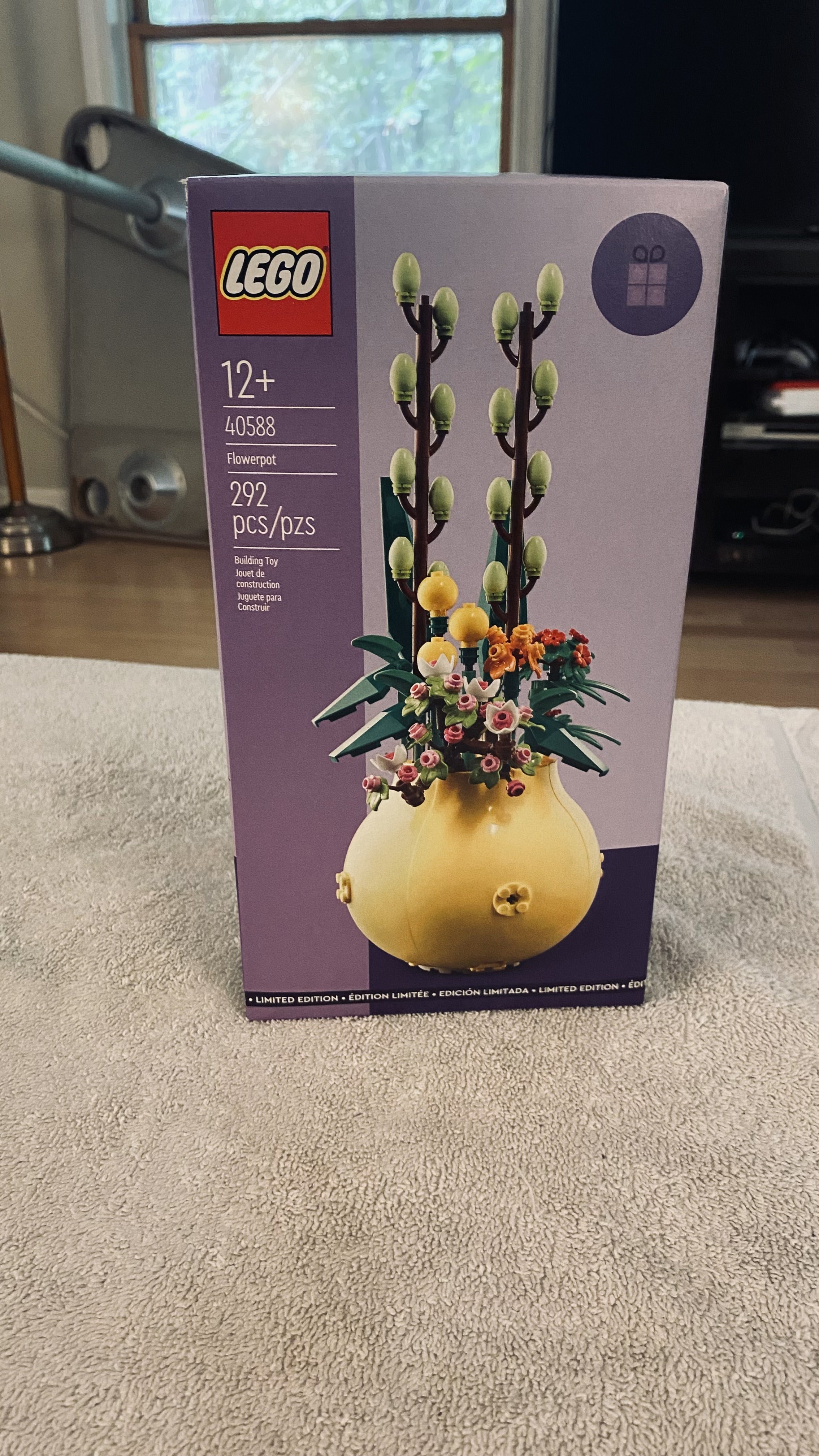 Photo 1 of Flowerpot